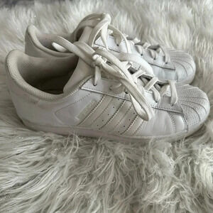 Adidas superstar size 6.5